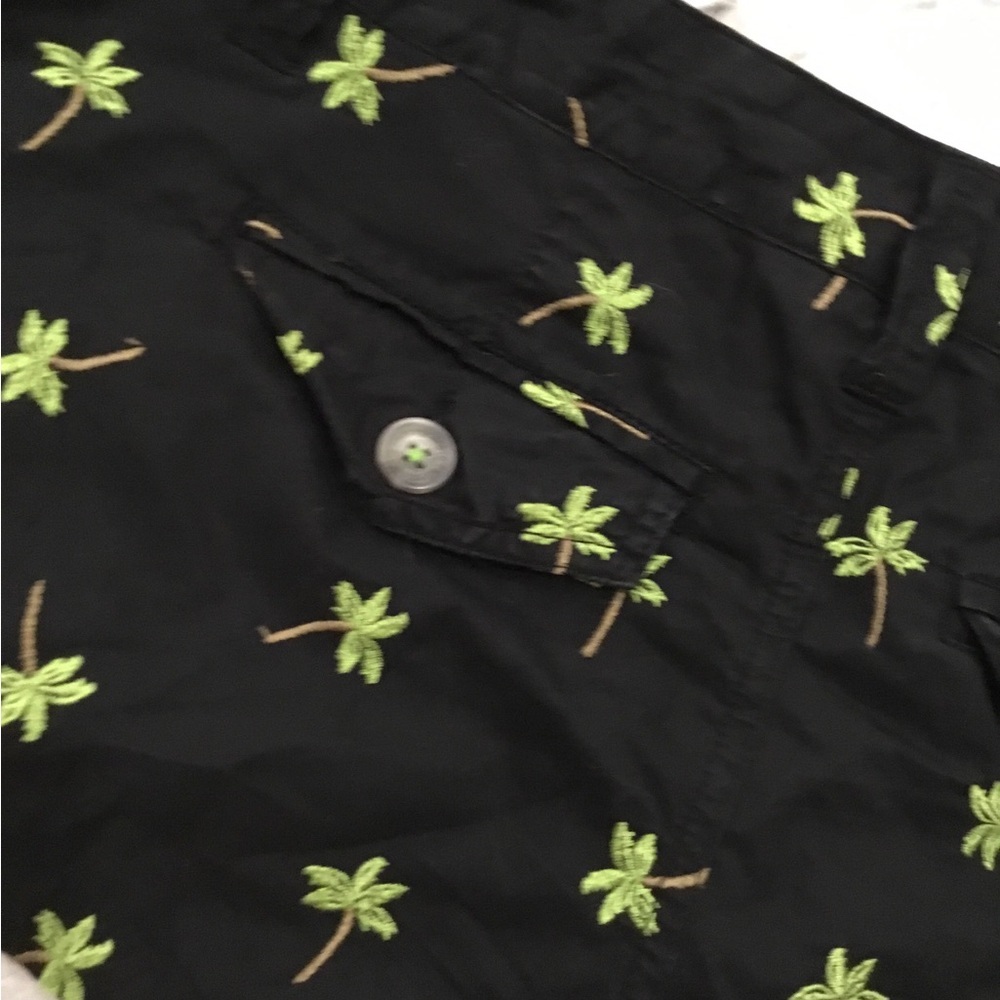 Aeropostale palm tree theme short shorts Woman’s size 3/4 black green tan - Picture 3 of 11